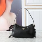 Prada shoulder bag / Stylish and elegant-168206