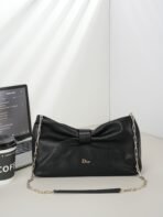 Dior classic handbag with bow detail/Can be worn on the shoulder or carried by hand-168188