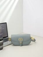 Dior Bobby East-West bag / can be carried by hand, on the shoulder, or across the body-168117