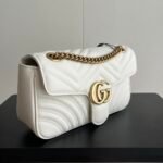 GUCCI Marmont medium-sized bag/ can be carried by hand or worn on the shoulder-167839